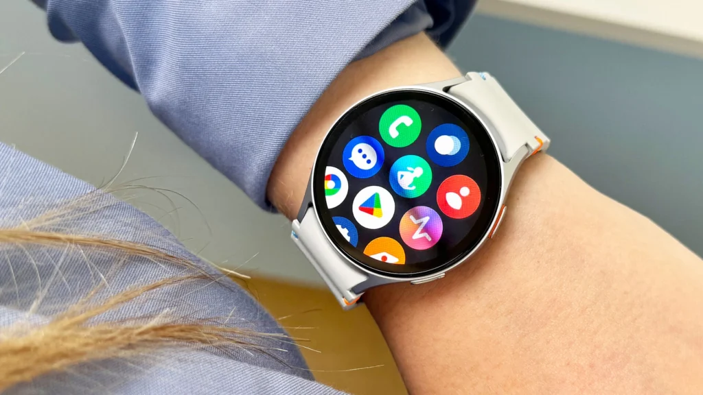 Samsung Galaxy Watch 7 40mm in Cream color with slim bezel and soft-touch strap